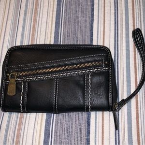 b.o.c. Long wallet w/two zip arounds w/lots of card holders EUC!